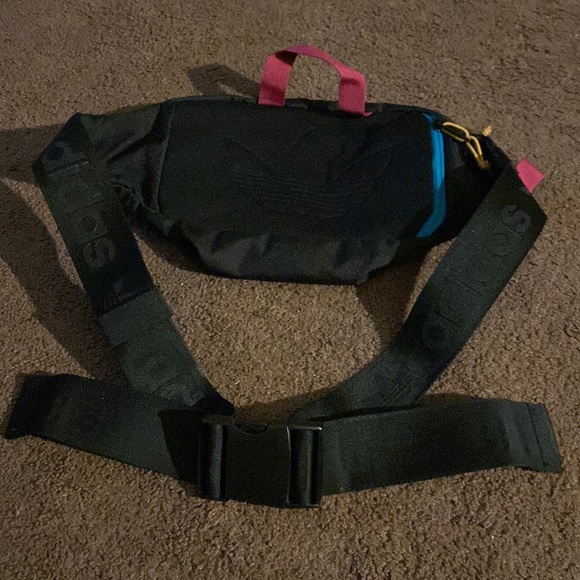Addidas belt bag/ bum bag - Picture 8 of 16